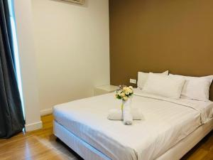 DeFace Platinum Suites by Aster