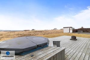 Peaceful Villa with Ocean View - Entire Home -Near KEF Airport