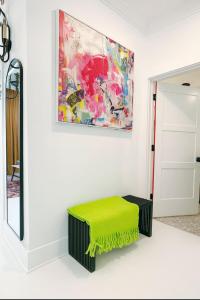 Brand New King Bed Elevator Rooftop