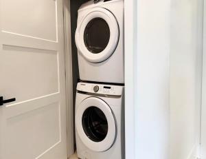 Brand New King Bed Elevator Rooftop