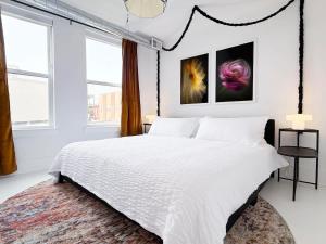Brand New King Bed Elevator Rooftop