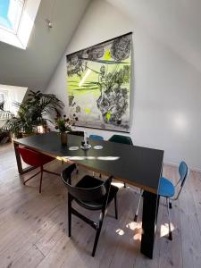 Penthouse With Plants And Art Near Kødbyen
