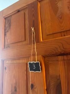 Private Room on Quiet Street, Near Bus Links and Shops