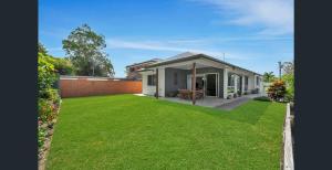 1 Seaspray Avenue