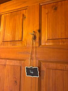 Private Room on Quiet Street, Near Bus Links and Shops