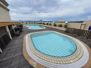 Level 10 Riverbank suites 2BR RiverView