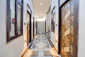 Hotel O Prem Mandir Formerly Charnamrit Vatika