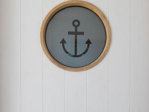 Anchors Rest