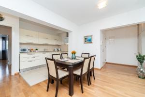 Marie 2 BDR Apartment