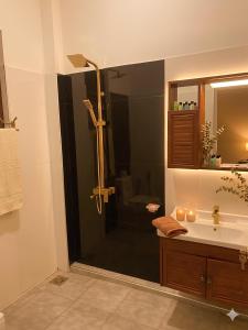 H M C Leisure Villa Devinuwara
