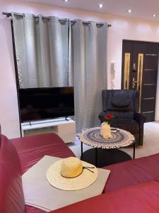 Family Retreat in Kineta I Near the Beach