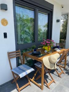 Family Retreat in Kineta I Near the Beach