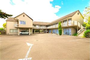 Accolade Lodge Motel