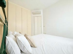 SE240 - Senigallia, trilocale fronte mare con posto auto