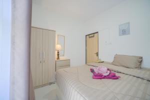 Khayana dMaple - Modern Staycation Villa near Palagan Jogja