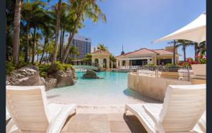 Chevron Renaissance - Private Apartments by Coastal Letting Co