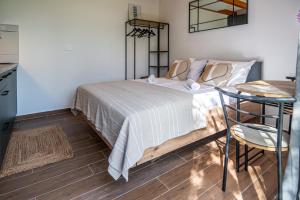 TrioBio - Private Eco Room with Terrace, Garden & Parking