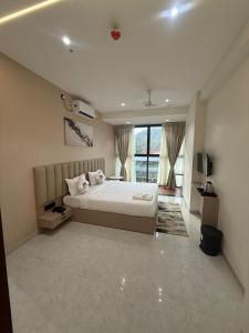 TTURA Kitchen Bar Rooftop & Rooms Pune
