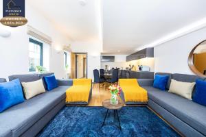 Luxury 2BR 2Bath Flat Walk to Tube West Ken