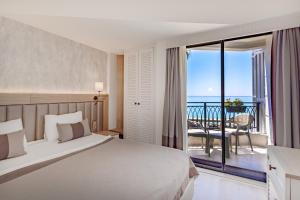 DeMANOR HOTEL ADULT ONLY