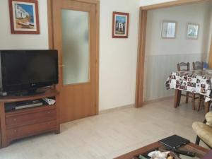LETS HOLIDAYS Nice Apartment with 2 Terraces