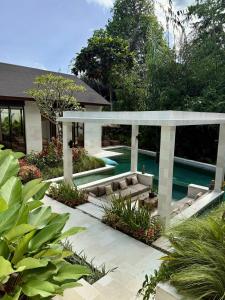 Ubud Jungle Villa - 5BR Luxury with Private Gym Enjoy Forest