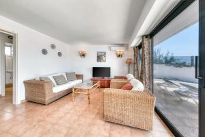 Bungalow Olas del Risco - Ocean views - Beach 2 min By Lanzarote Vacation Homes