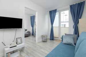 Jasny Apartament z Balkonem w Świnoujściu by Noclegi Renters