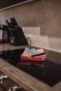 Conrad-B 01 by ROCKCHAIR Apartments l SUPERHOST Status l Super Flat, 3 Bedrooms 2 Bathrooms welcomes you!