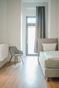 Conrad-B 01 by ROCKCHAIR Apartments l SUPERHOST Status l Super Flat, 3 Bedrooms 2 Bathrooms welcomes you!