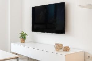 Home2Book Elegant Urban Apartment La Naval