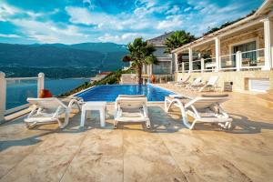 Villa Alis stunning sea view with Infinity Pool