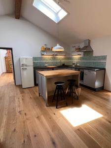 145 m² Lodge mit Kamin, 2 Bädern & Sauna