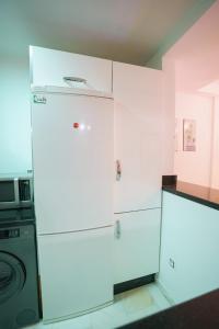 Unique Waterfront 2 BR - Marina Walk & Beach