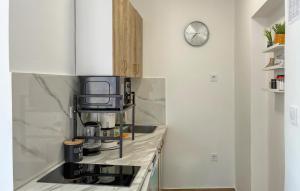 Amazing Apartment In Tribunj With Wifi