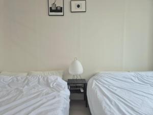 동대문역 3분 넓은 거실 #공항버스5분 #짐보관 #큰식탁 #청계천산책 #라면자동조리기계 #어메니티제공