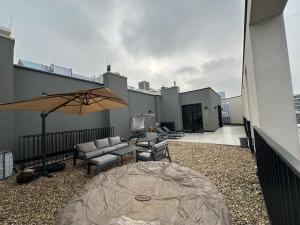 BW Metropolitan Penthouse with River View