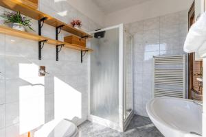 Villa con Giardino Privato vicino Ticino - 5 ospiti