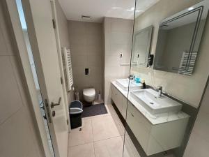 BW Metropolitan Penthouse with River View