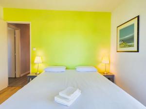 Le Marin, vue mer dexception avec balcon filant