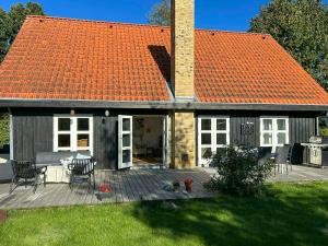 Family House With Large Terrace Near Skødshoved