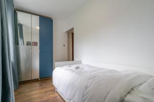 Mastalerza Spacious Apartment by BookingHost