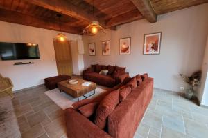 Maisons de Familles Quiet family-friendly vacation rental with a spa