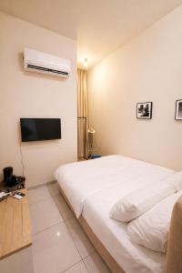 Lovely Suites Space Residency