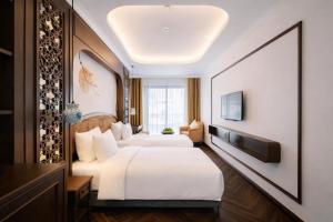 Eli Suites