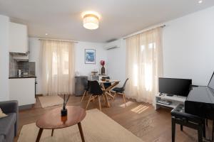 Apartment Lassy by Irundo