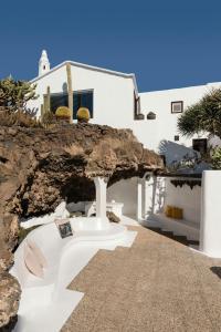 18Th-Century Villa With Ocean Views In Lanzarote