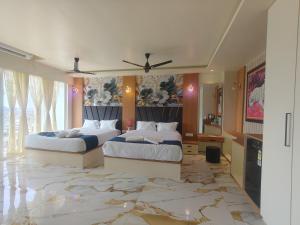 The Maharaja Club