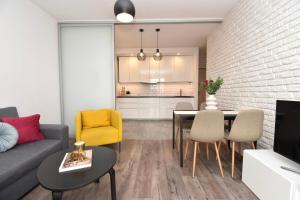 TOTU HOME Comfort Apartment Morena with Balcony & Parking