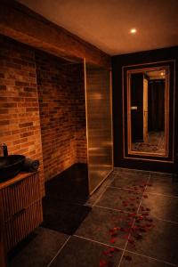 Desir Masqué love room